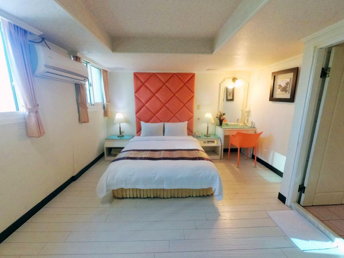 Athens Hotel Tajcshung Kültér fotó