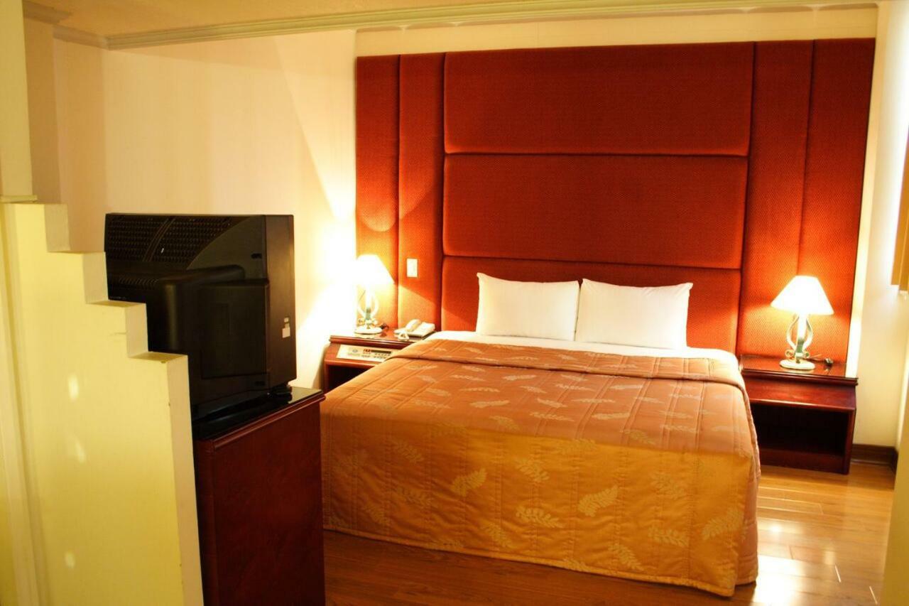 Athens Hotel Tajcshung Kültér fotó